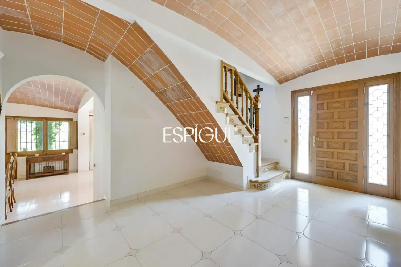 Villa con vistas al Massís de l’Ardenya-Cadiretes