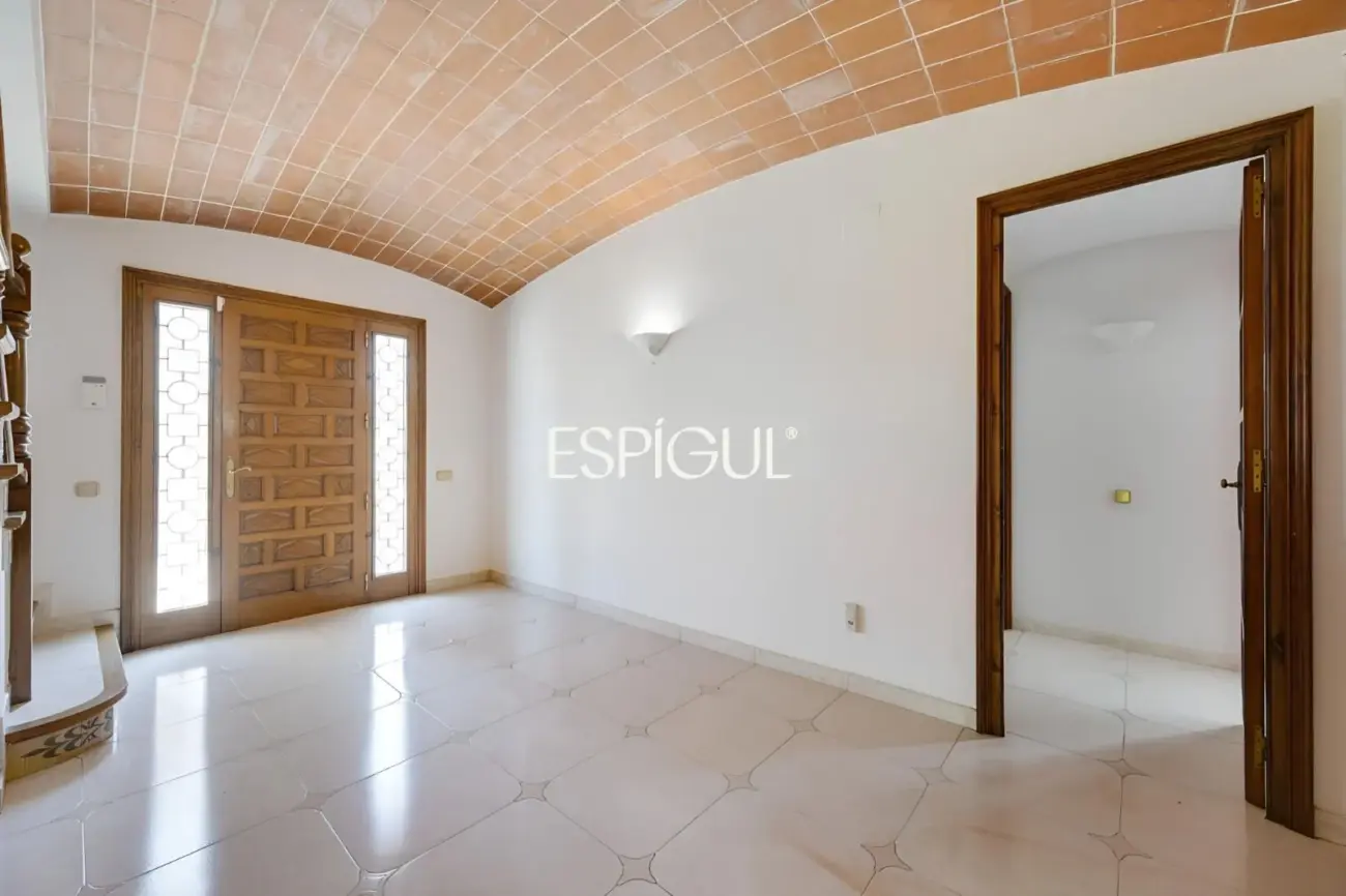 Villa con vistas al Massís de l’Ardenya-Cadiretes