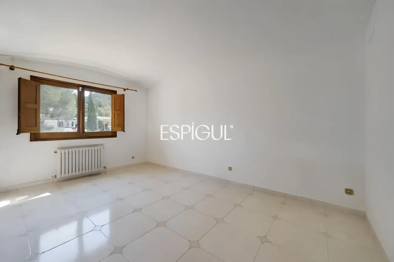 Villa con vistas al Massís de l’Ardenya-Cadiretes