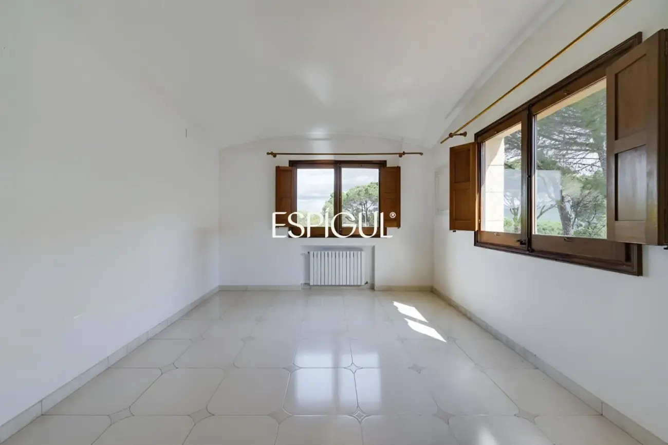 Villa con vistas al Massís de l’Ardenya-Cadiretes