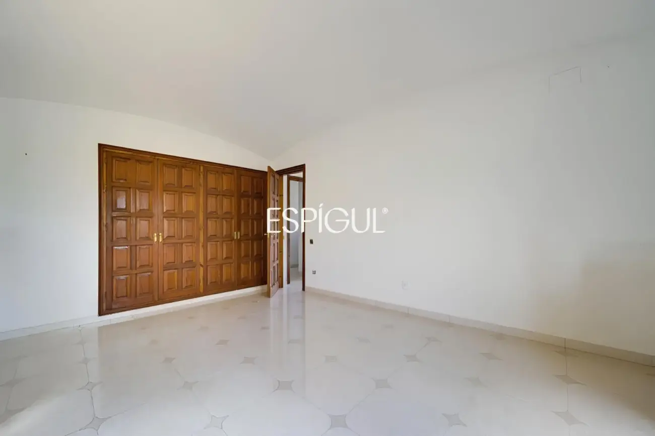 Villa con vistas al Massís de l’Ardenya-Cadiretes