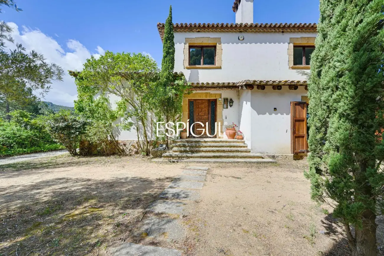Villa con vistas al Massís de l’Ardenya-Cadiretes