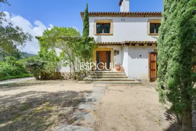 Villa con vistas al Massís de l’Ardenya-Cadiretes