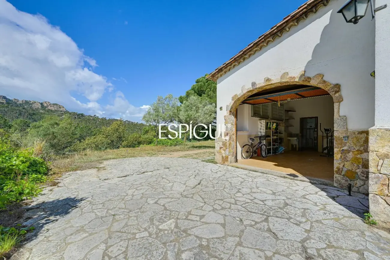 Villa con vistas al Massís de l’Ardenya-Cadiretes