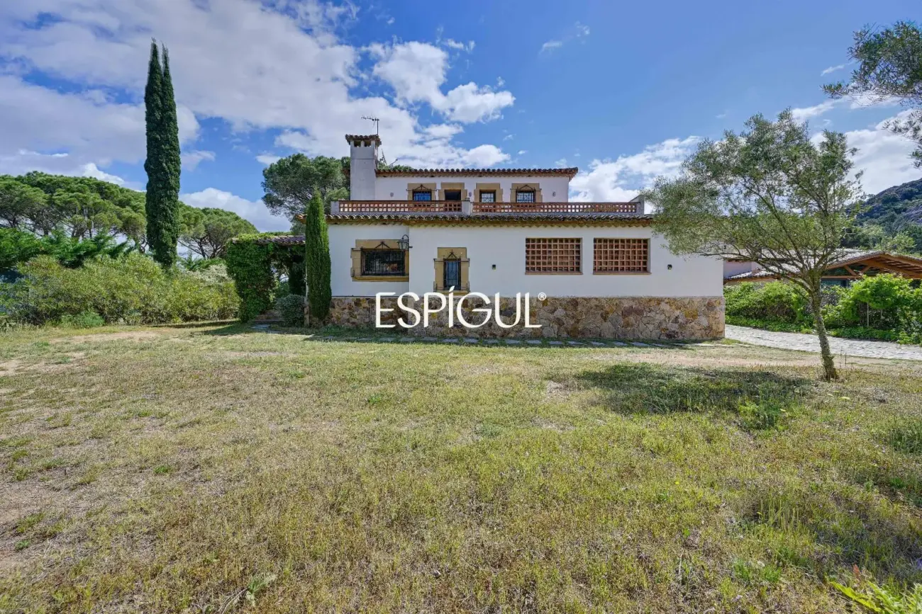 Villa con vistas al Massís de l’Ardenya-Cadiretes