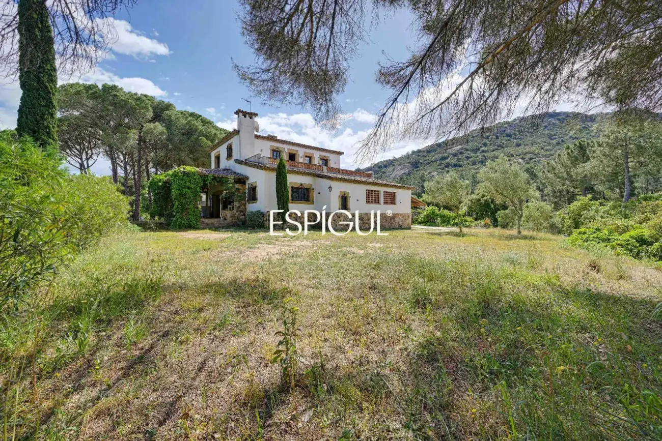 Villa con vistas al Massís de l’Ardenya-Cadiretes