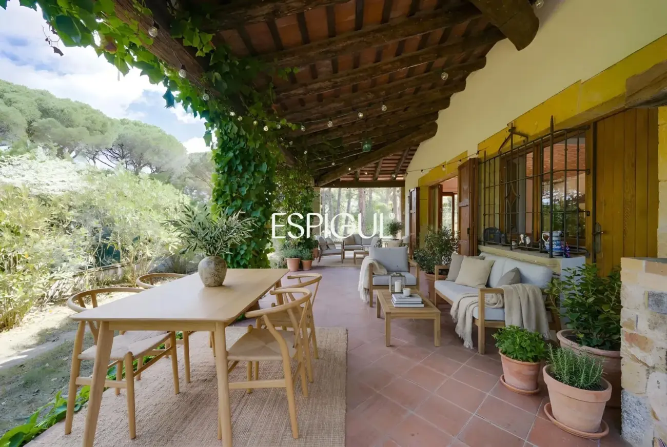 Villa con vistas al Massís de l’Ardenya-Cadiretes