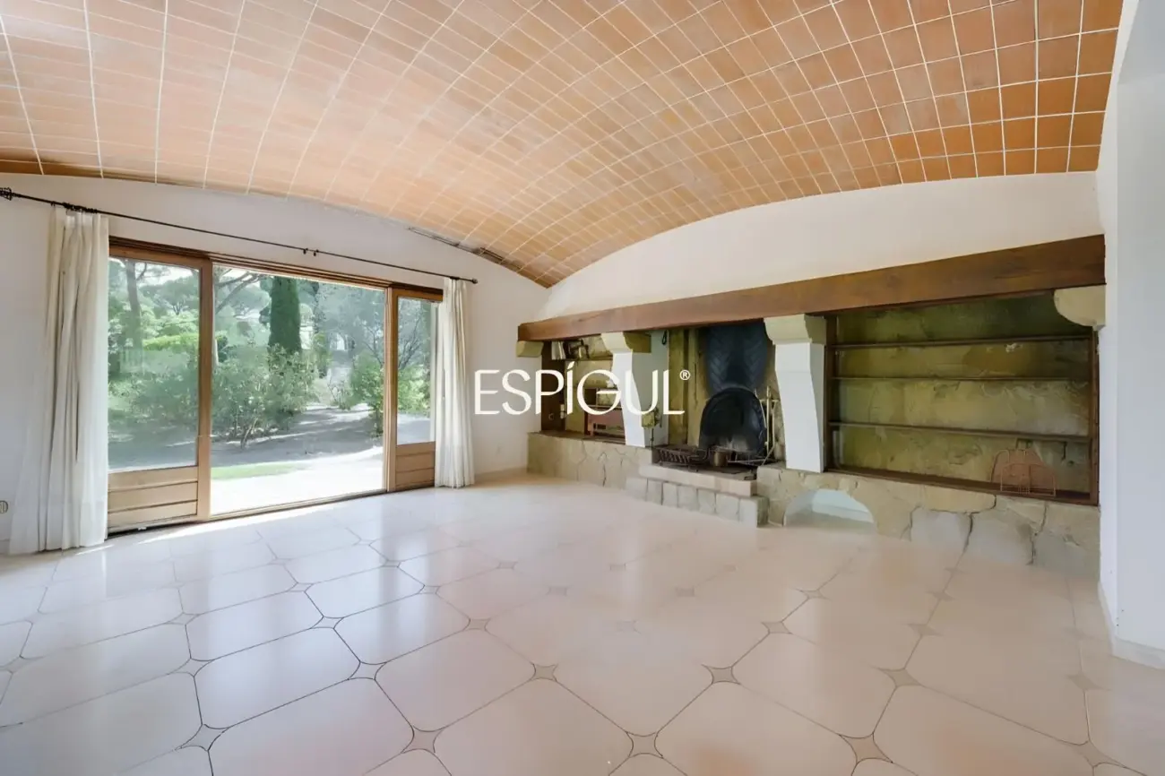 Villa con vistas al Massís de l’Ardenya-Cadiretes