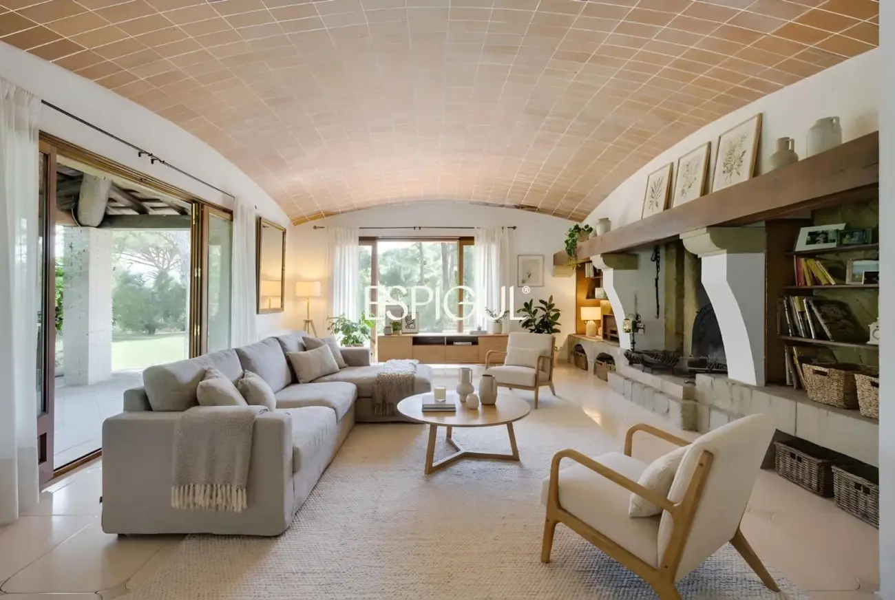 Villa con vistas al Massís de l’Ardenya-Cadiretes