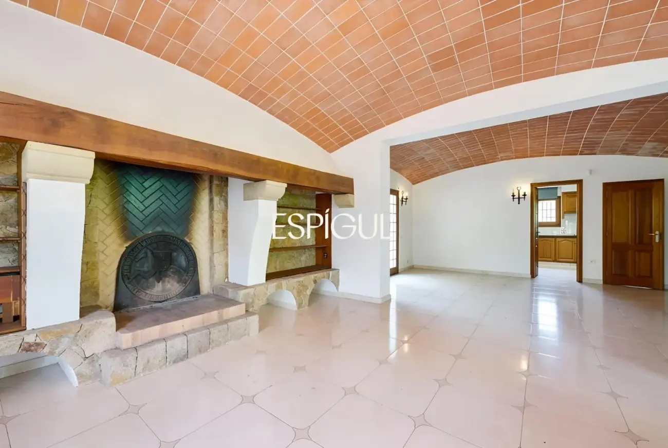 Villa con vistas al Massís de l’Ardenya-Cadiretes