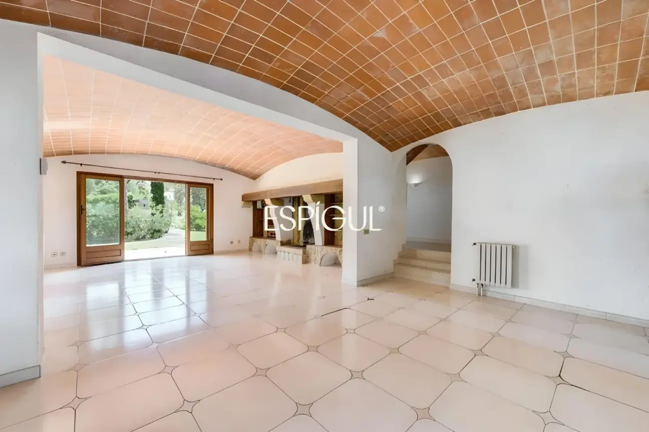 Villa con vistas al Massís de l’Ardenya-Cadiretes