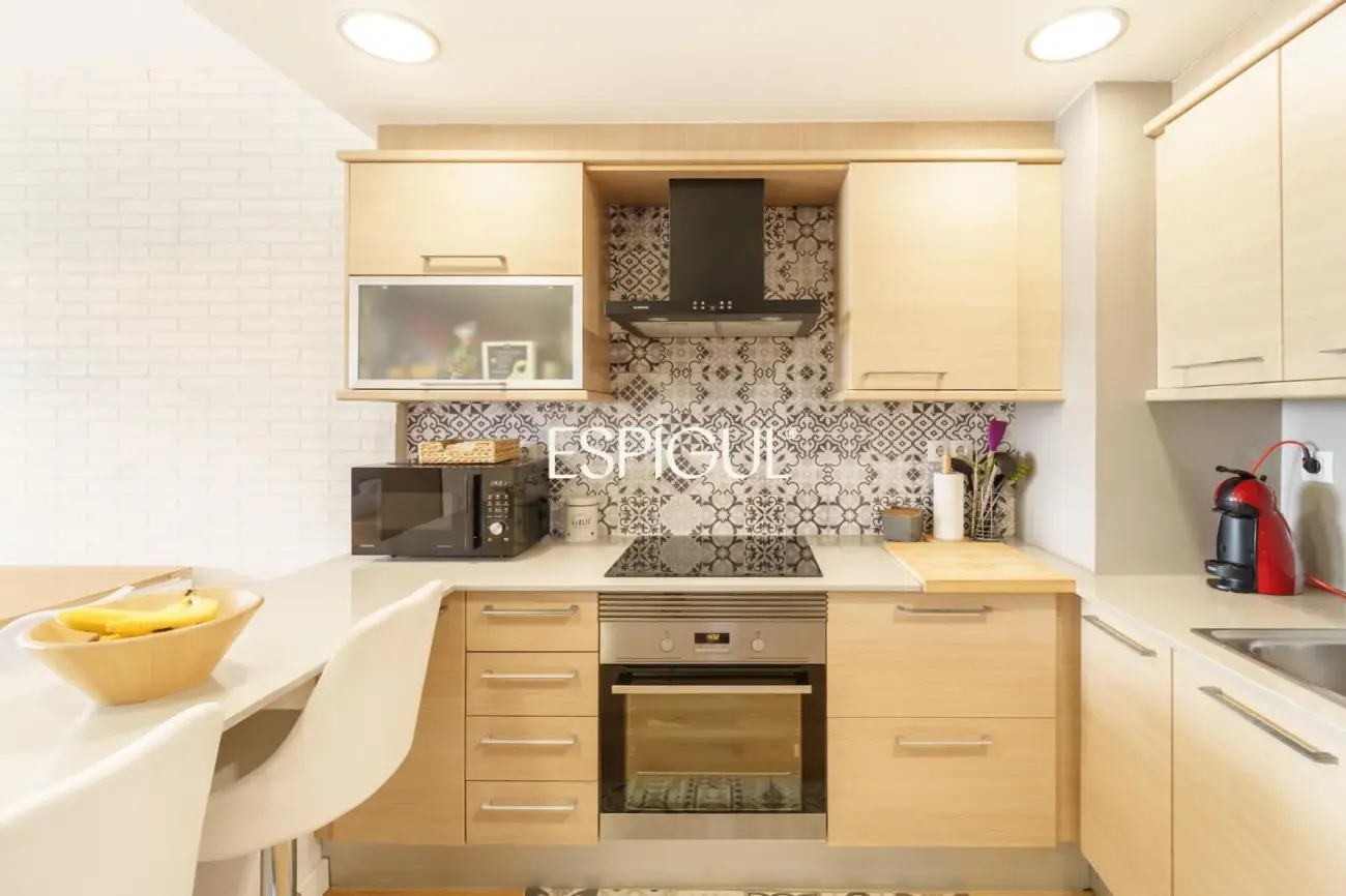 Sea views and outdoor living in this beautiful apartment with terrace in Montgat