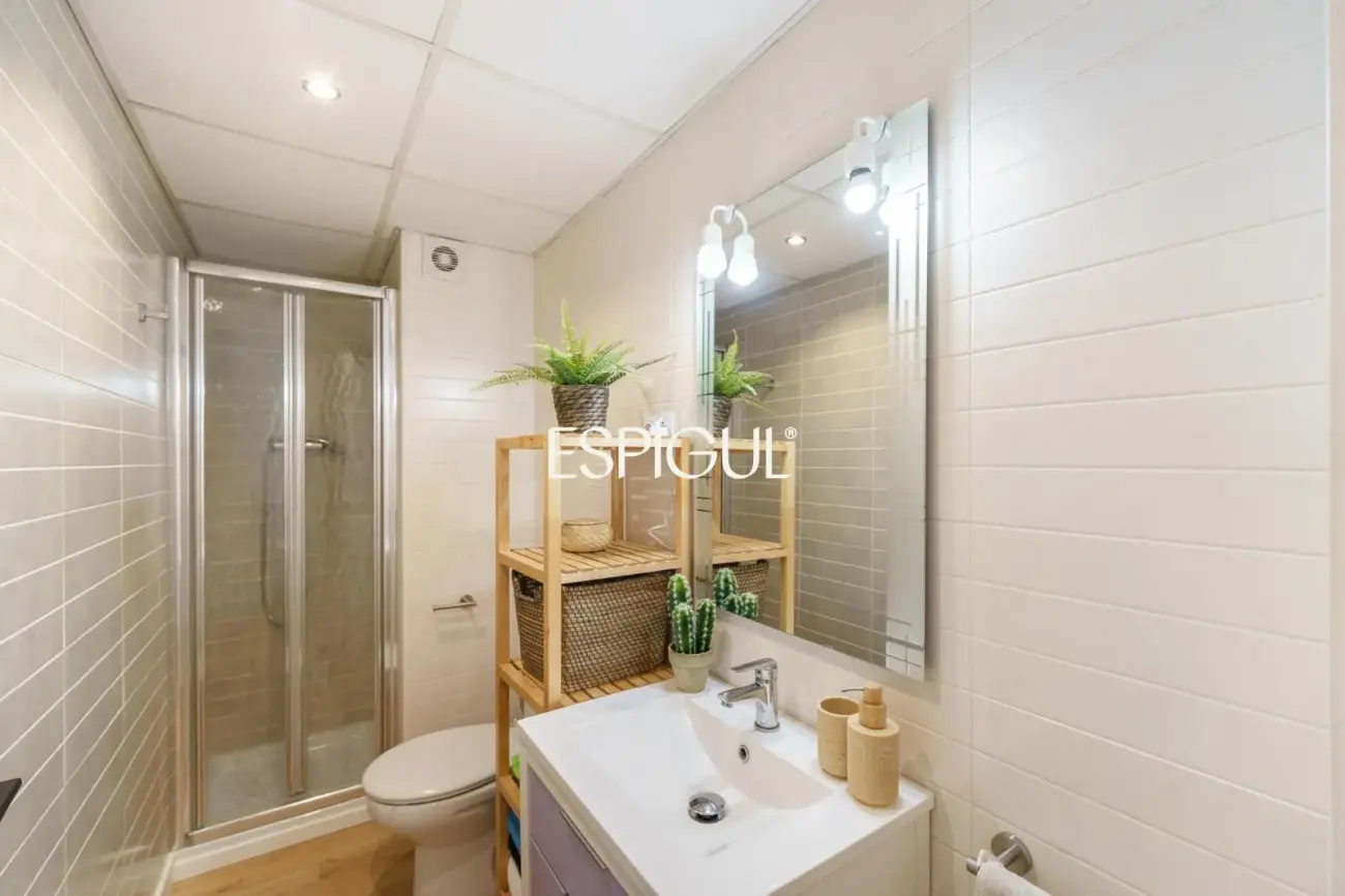 Sea views and outdoor living in this beautiful apartment with terrace in Montgat