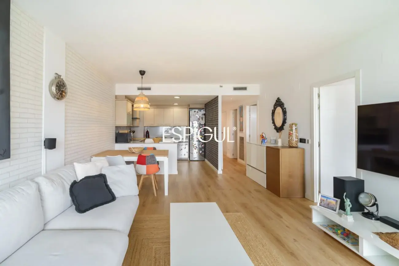 Sea views and outdoor living in this beautiful apartment with terrace in Montgat