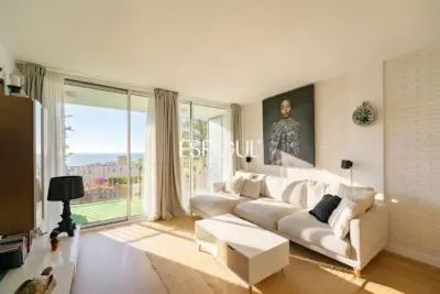 Sea views and outdoor living in this beautiful apartment with terrace in Montgat
