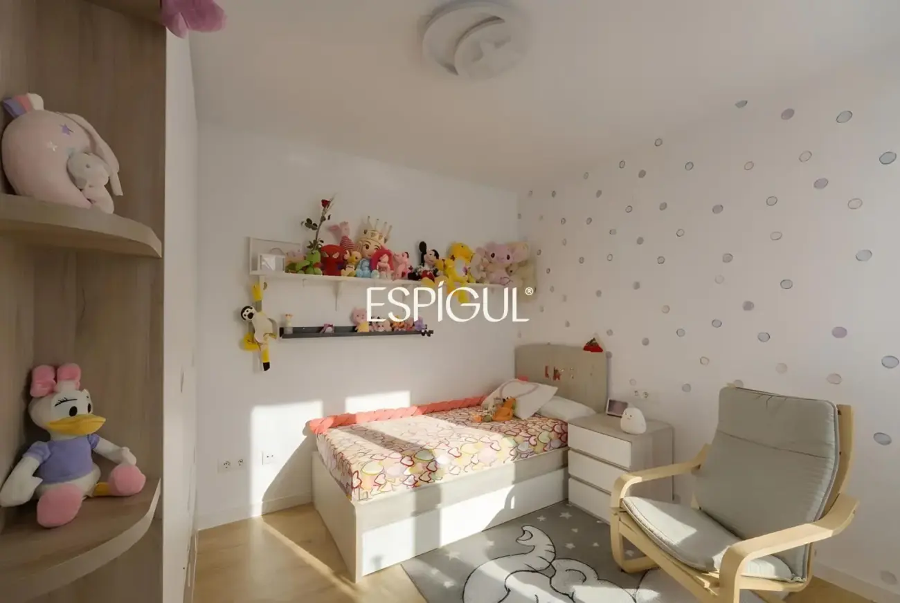 Sea views and outdoor living in this beautiful apartment with terrace in Montgat