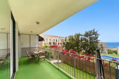 Sea views and outdoor living in this beautiful apartment with terrace in Montgat