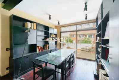 Vivienda a reformar en la plaza del ajuntamiento de Alella