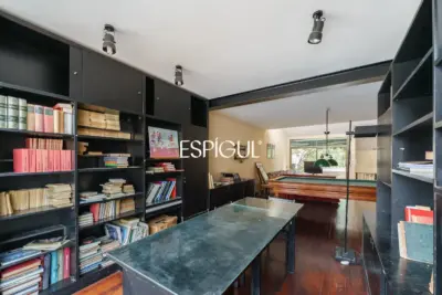 Vivienda a reformar en la plaza del ajuntamiento de Alella