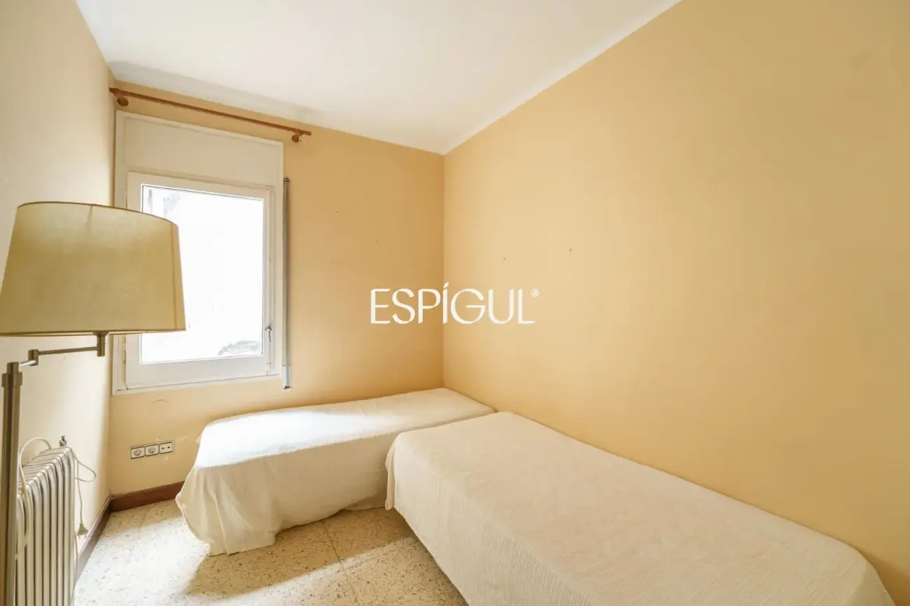Vivienda a reformar en la plaza del ajuntamiento de Alella