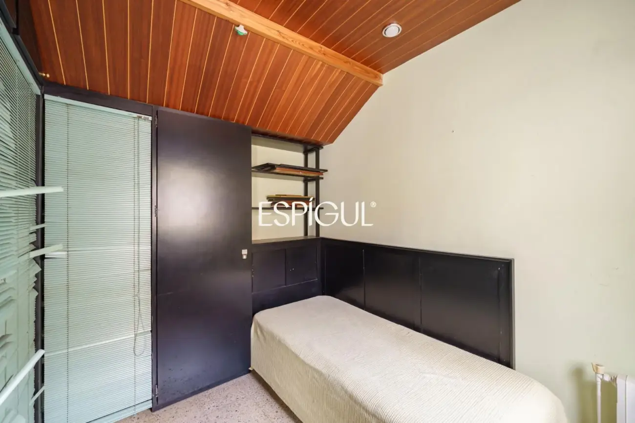 Vivienda a reformar en la plaza del ajuntamiento de Alella