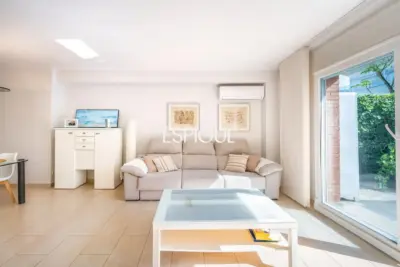 Casa adossada en venda a Premià de Mar amb zona comunitària i a pocs metres de la platja.