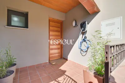 Casa con jardín de 4 habitaciones en Aiguaviva