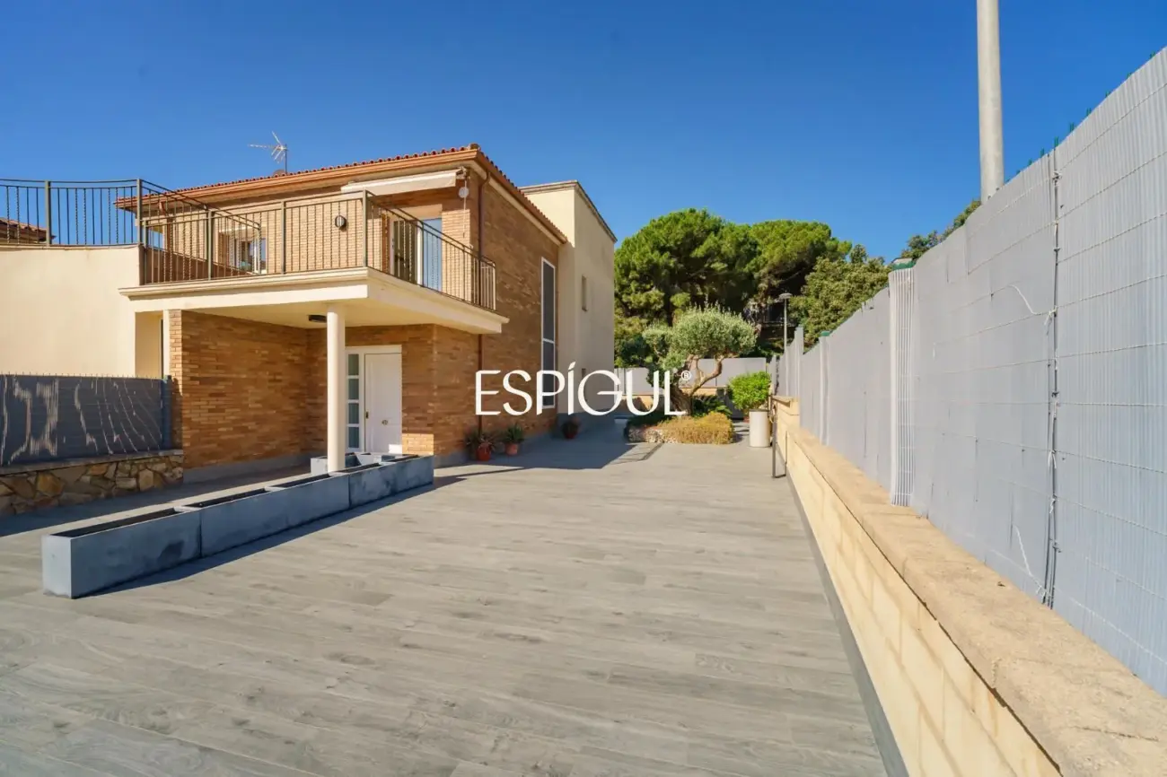 Fully renovated house with a pool in Canet de Mar