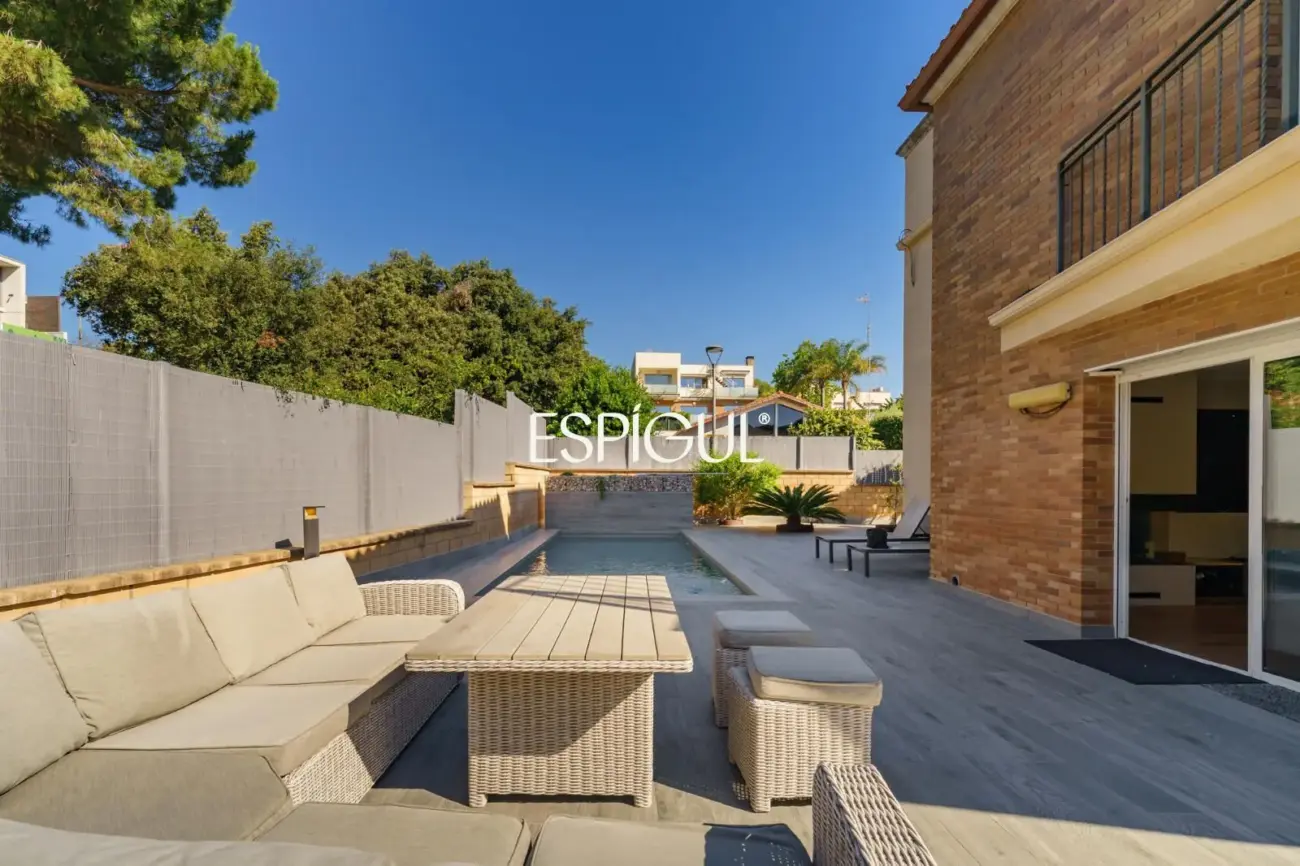 Fully renovated house with a pool in Canet de Mar