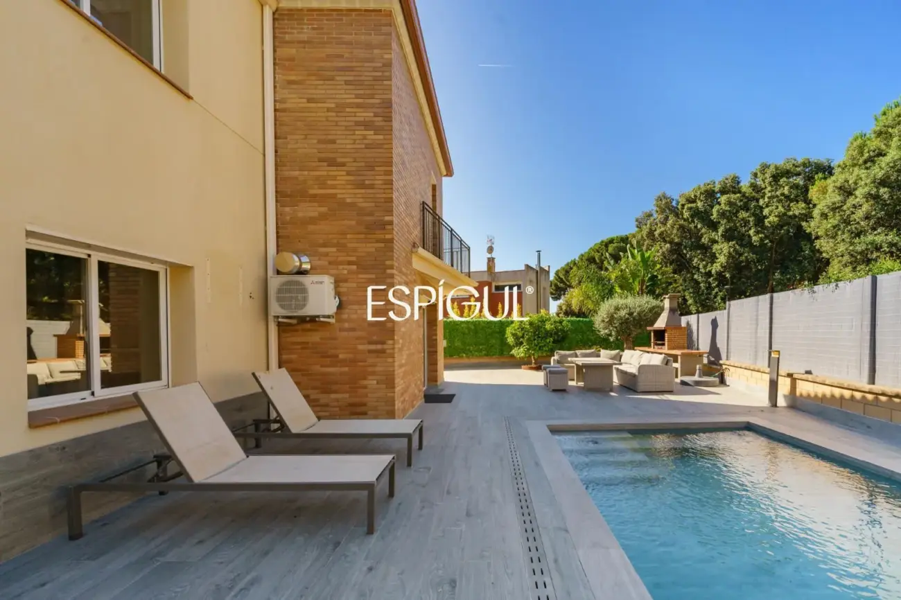 Fully renovated house with a pool in Canet de Mar