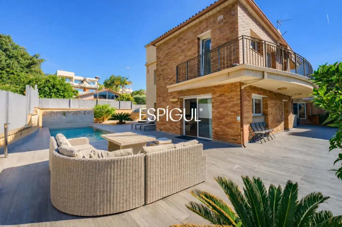 Fully renovated house with a pool in Canet de Mar