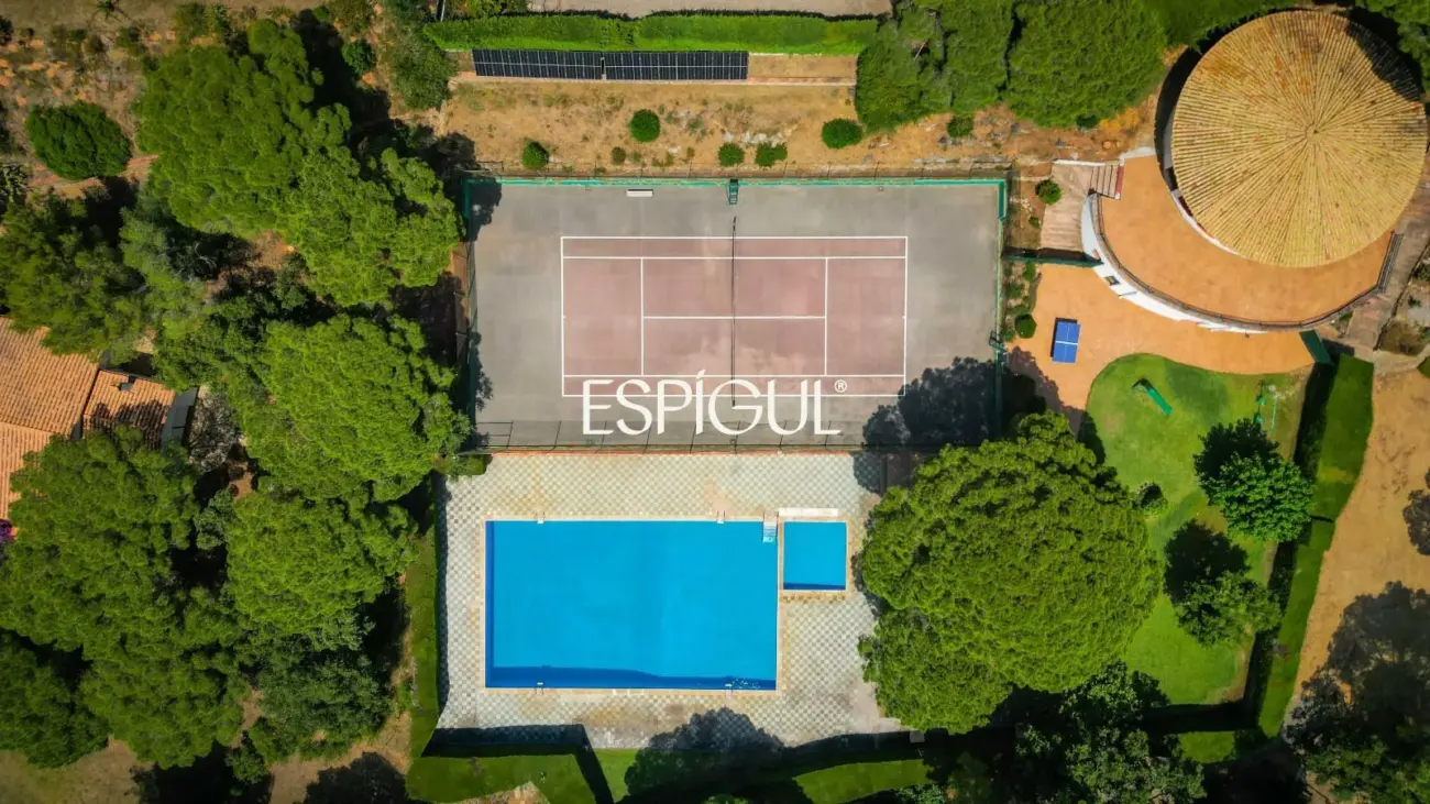 Casa familiar a Finca Verd amb gran potencial