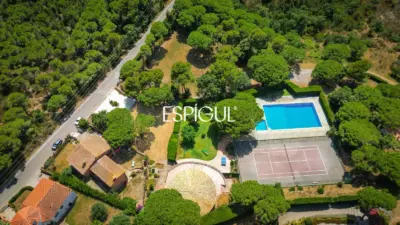 Casa familiar a Finca Verd amb gran potencial