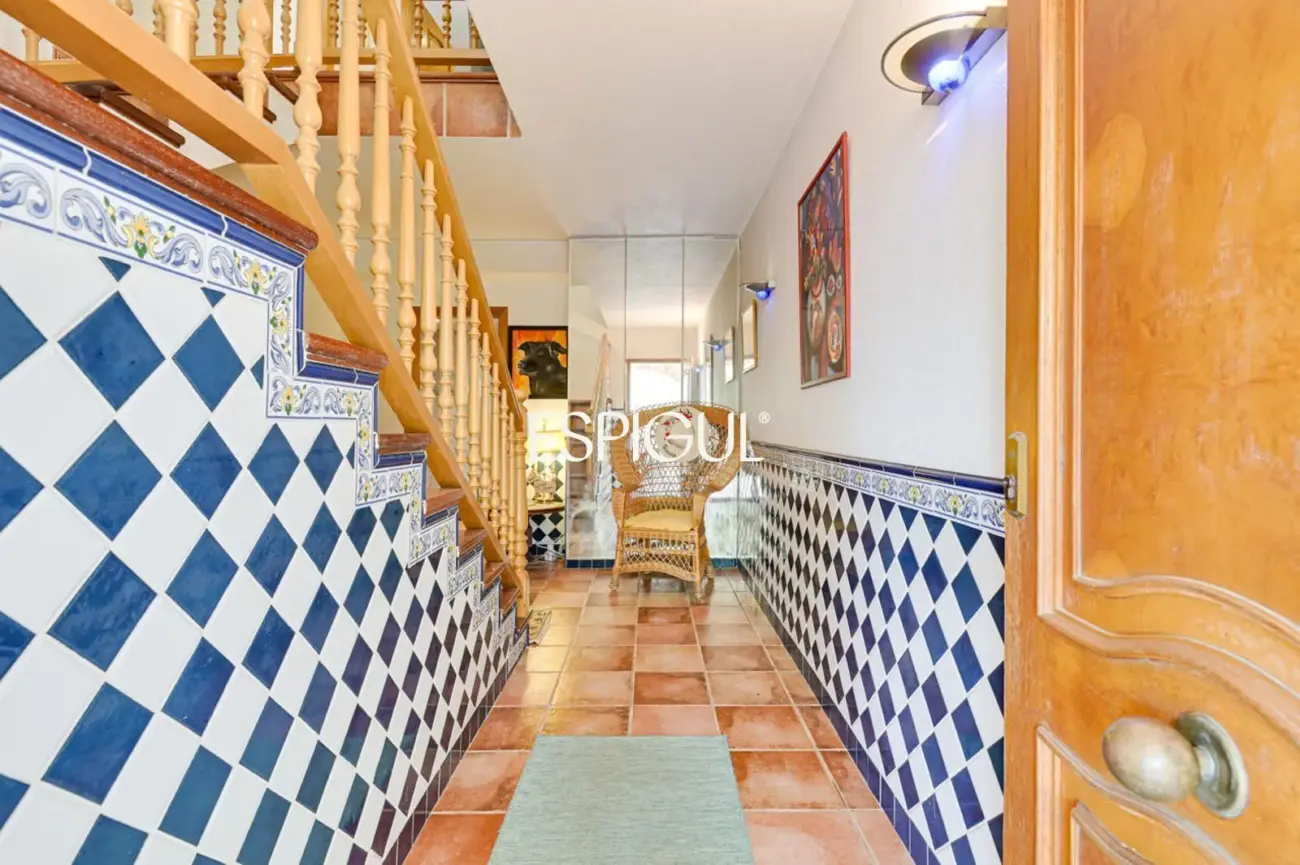 Casa familiar a Finca Verd amb gran potencial