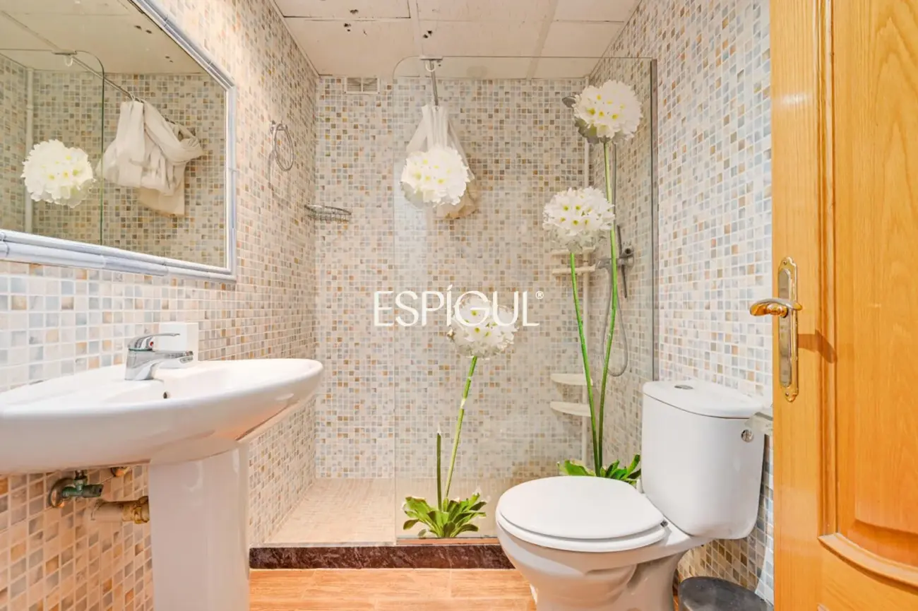 Casa familiar a Finca Verd amb gran potencial