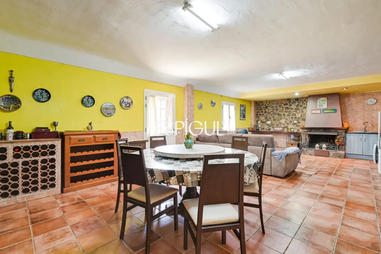 Casa familiar a Finca Verd amb gran potencial