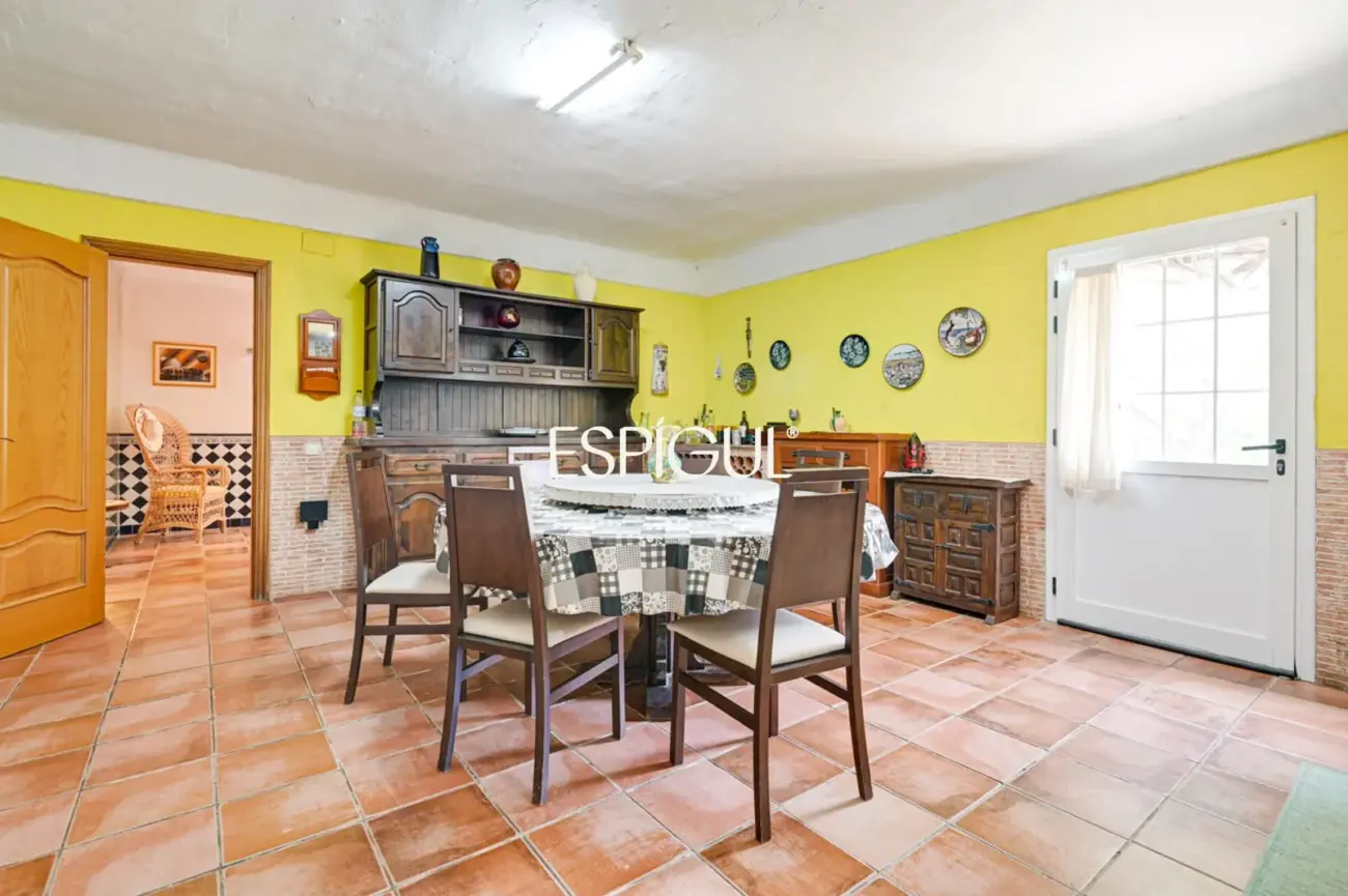 Casa familiar a Finca Verd amb gran potencial