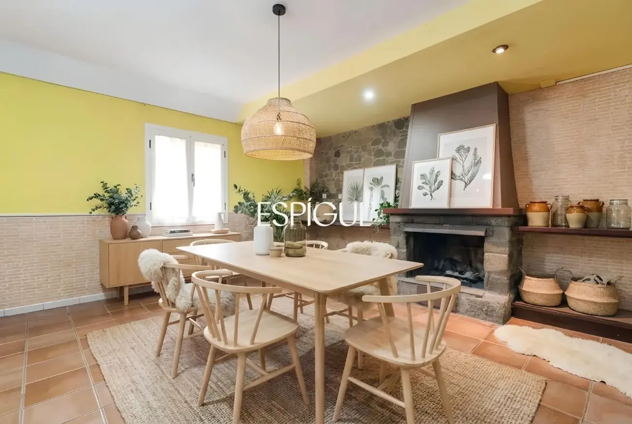 Casa familiar a Finca Verd amb gran potencial