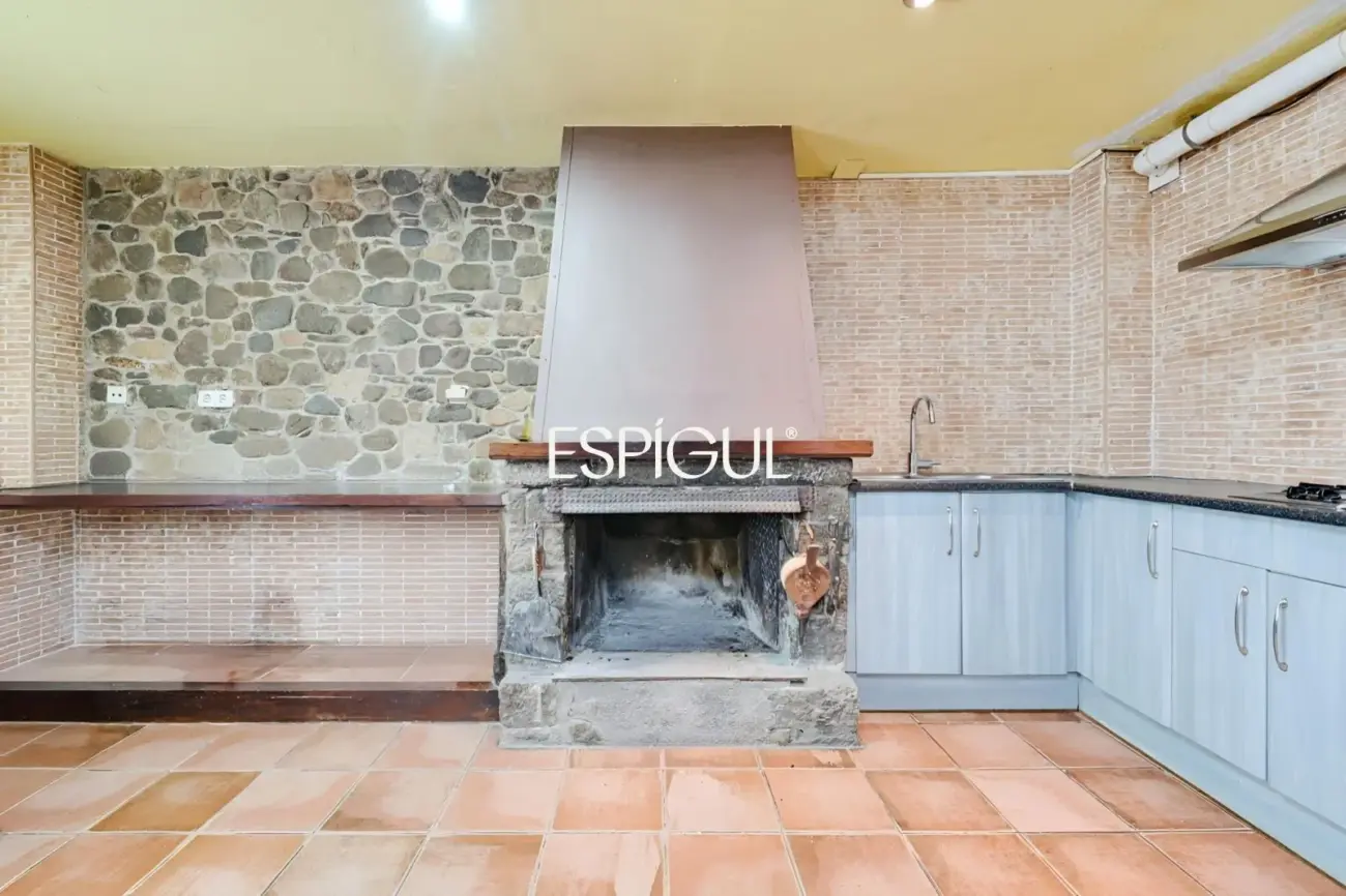 Casa familiar a Finca Verd amb gran potencial