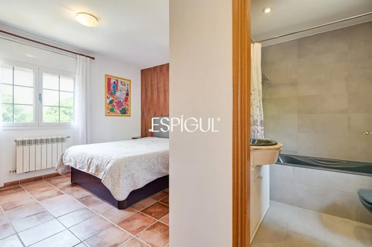 Casa familiar a Finca Verd amb gran potencial
