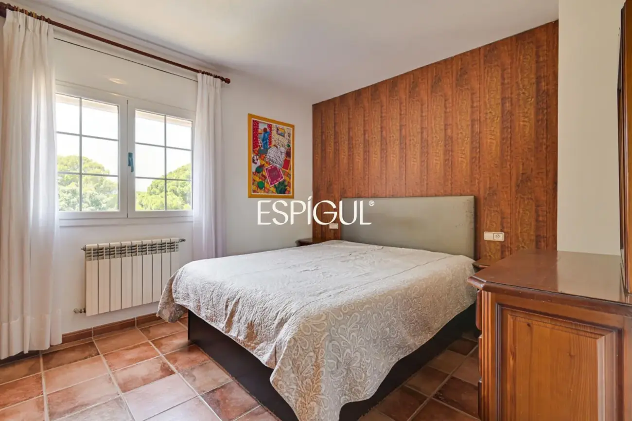 Casa familiar a Finca Verd amb gran potencial