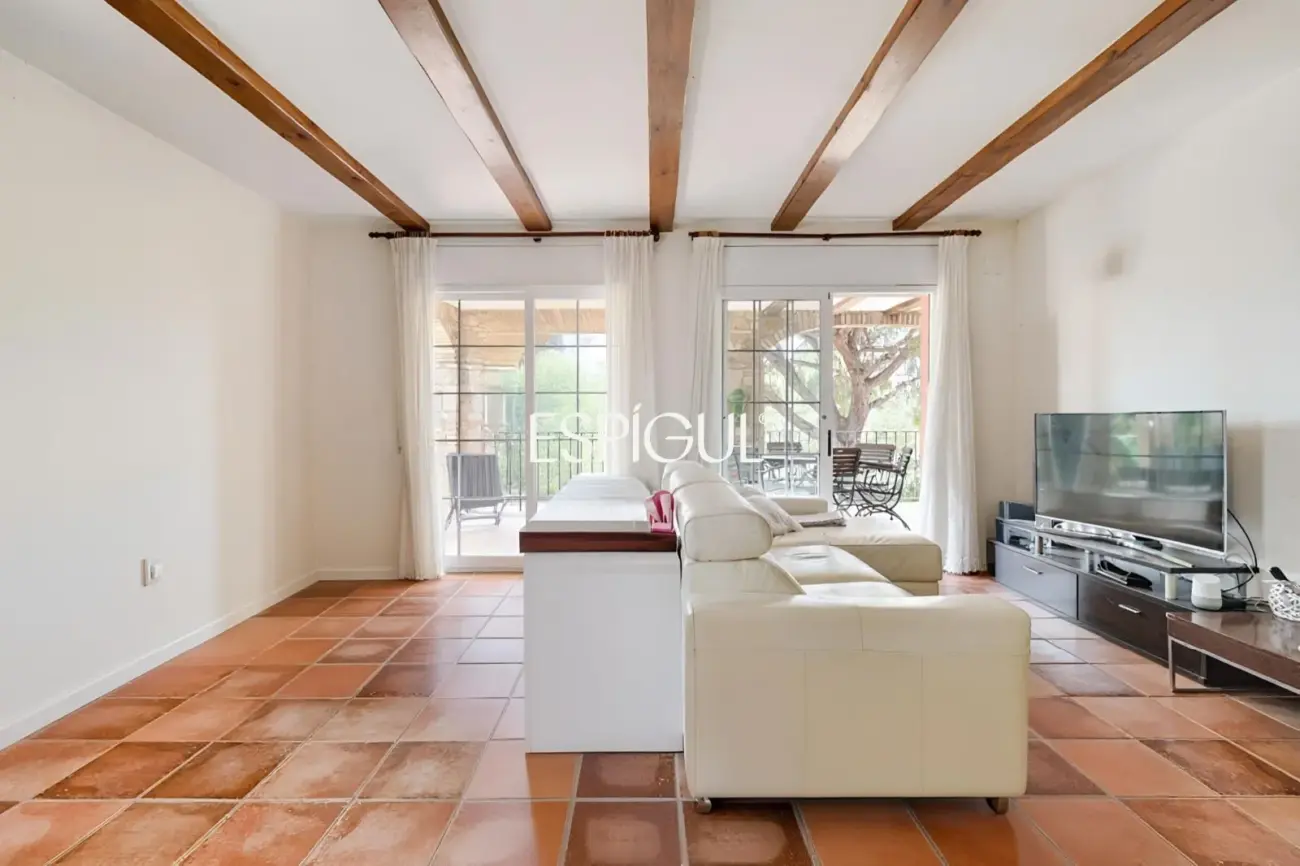 Casa familiar a Finca Verd amb gran potencial