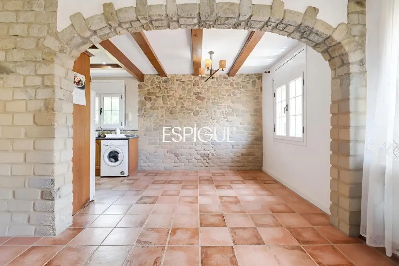 Casa familiar a Finca Verd amb gran potencial