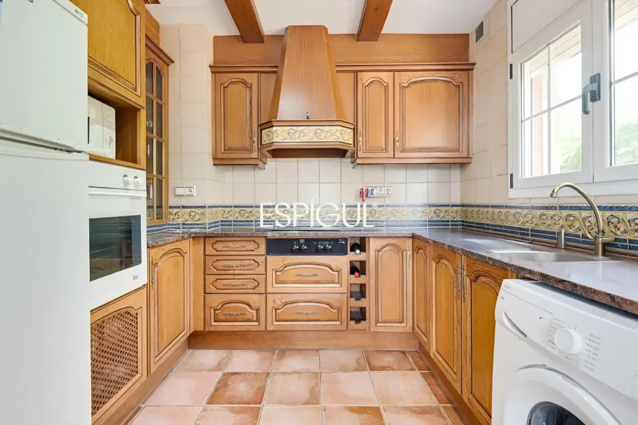 Casa familiar a Finca Verd amb gran potencial