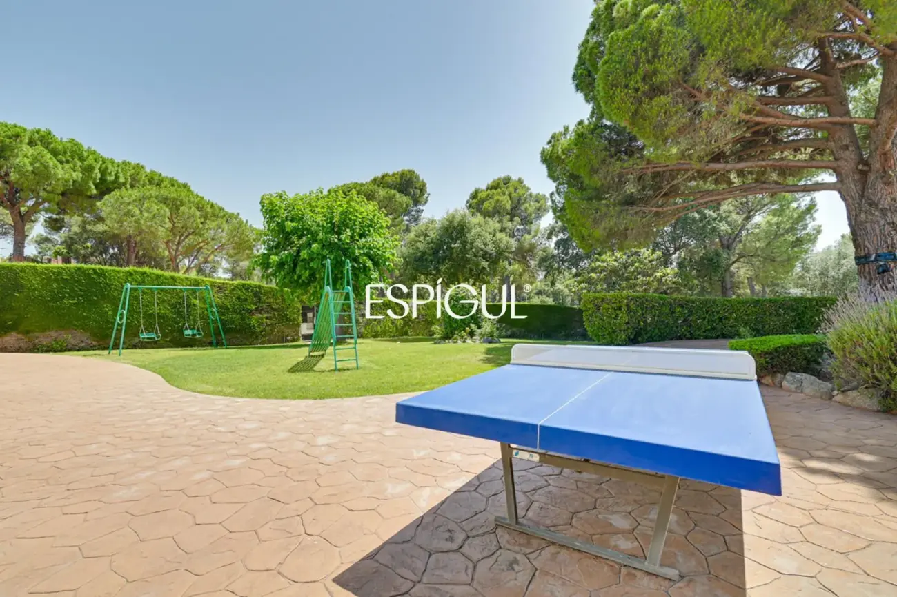Casa familiar a Finca Verd amb gran potencial