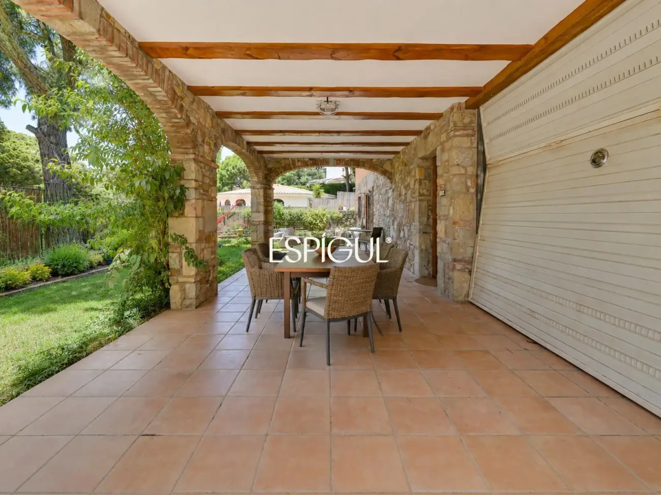 Casa familiar a Finca Verd amb gran potencial