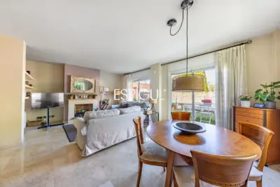 Casa pareada esquinera en Mirasol, Sant Cugat del Vallès