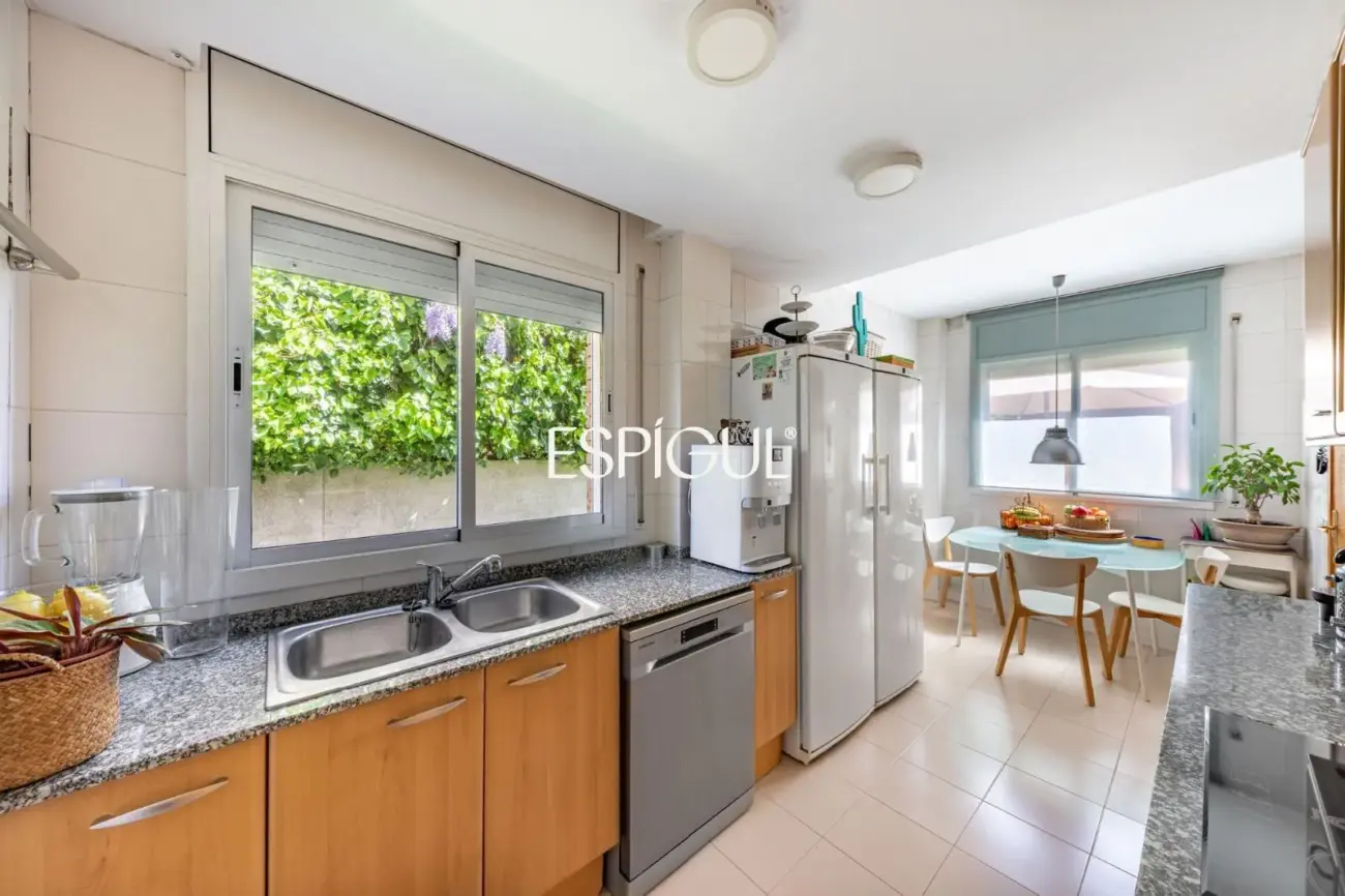 Casa pareada esquinera en Mirasol, Sant Cugat del Vallès