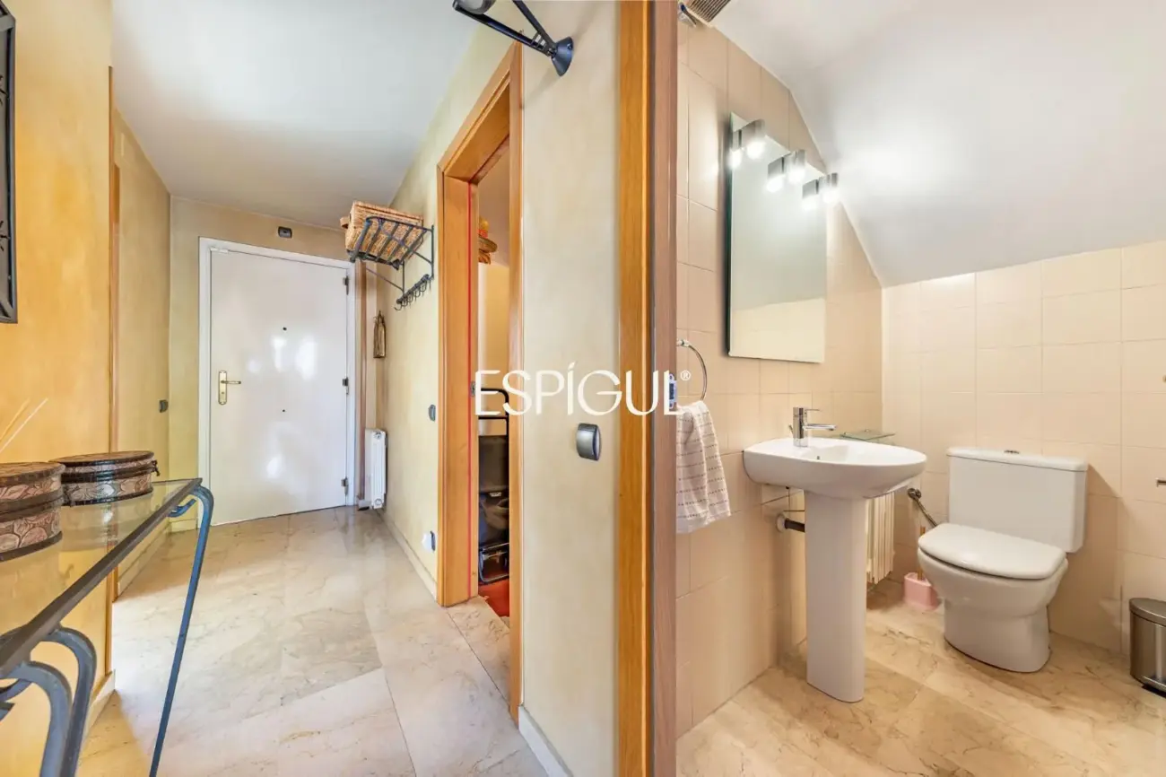 Casa pareada esquinera en Mirasol, Sant Cugat del Vallès