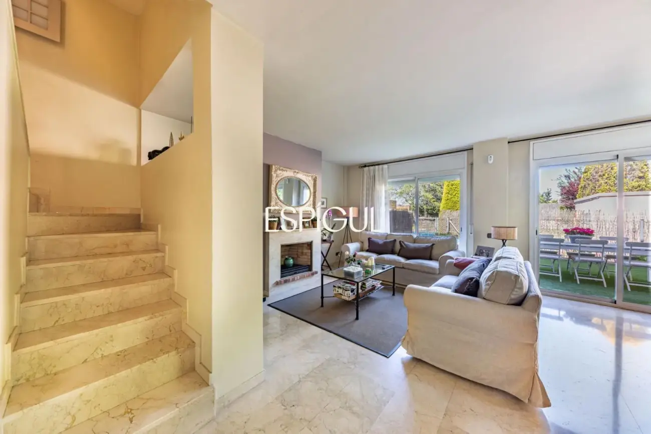 Casa pareada esquinera en Mirasol, Sant Cugat del Vallès